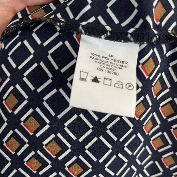 Beautiful lightweight tunic with tie belt, buttons and collar - Picture 7 of 8